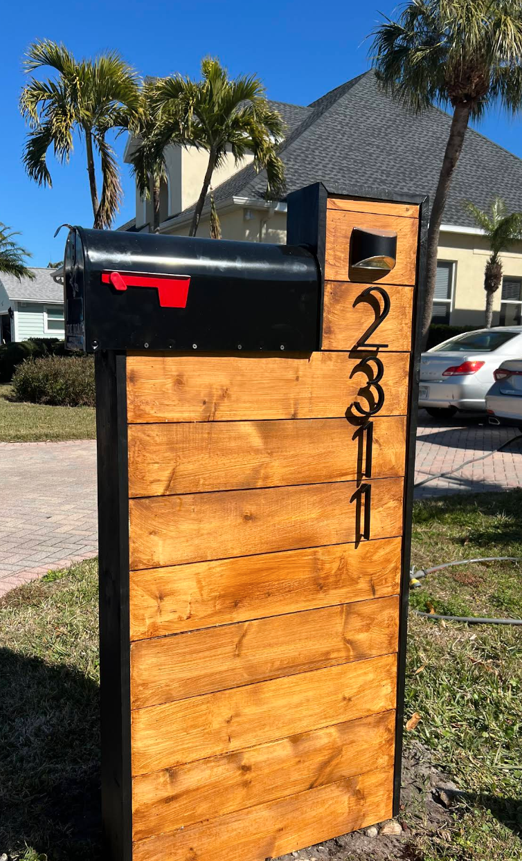 Custom wood mailbox post build